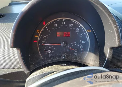 2010 Volkswagen New Beetle z USA, uszkodzony, nr VIN 3VWRG3AG4AM013216